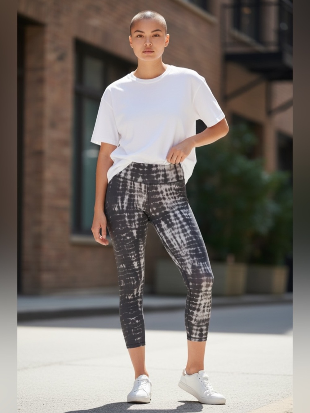 Savvi Indi Capri 9” High-Waist Tie-Dye Capri Leggings - Black/White NWT